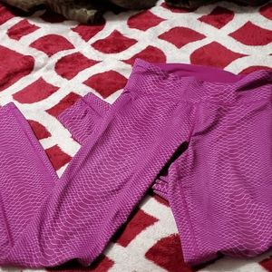 Under Armour pink leggings